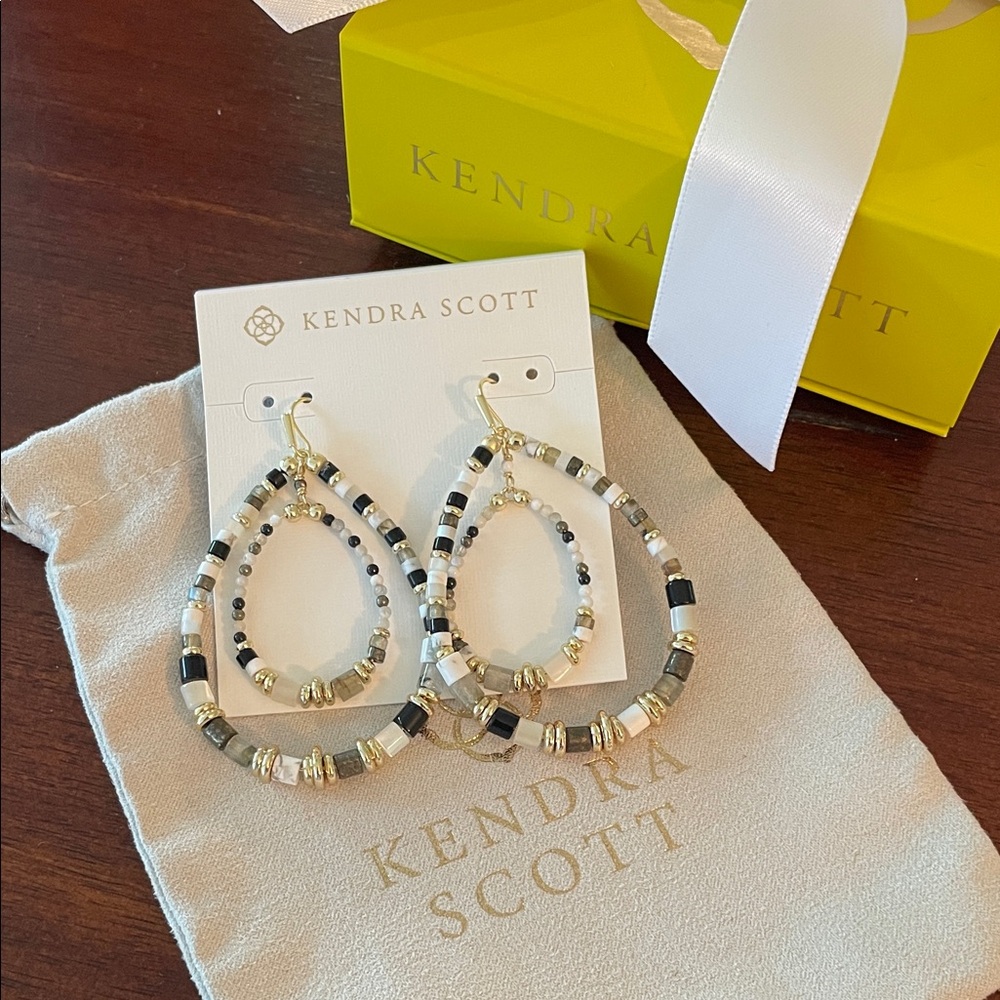 Kendra Scott Bree Open Frame Gold and Black